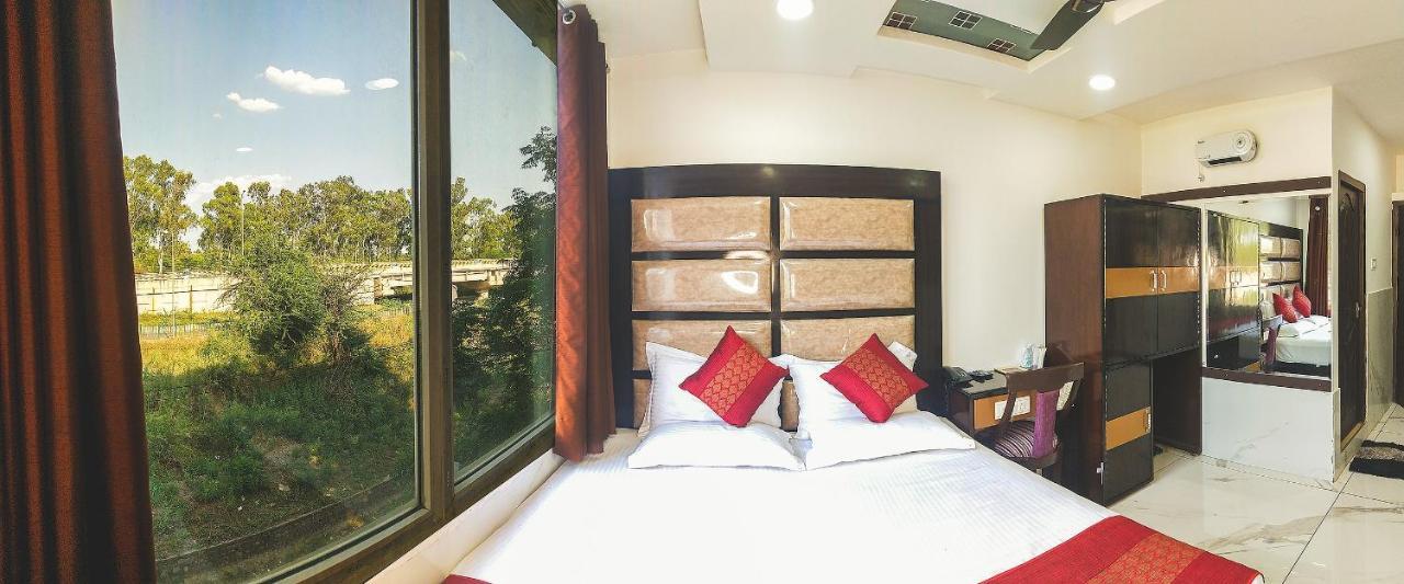 Hotel Sahil Palace Rupnagar  Exterior photo