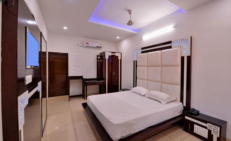 Hotel Sahil Palace Rupnagar  Exterior photo